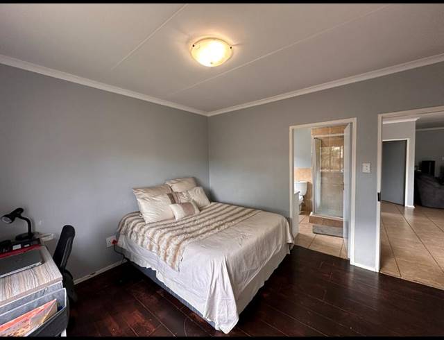 2 BEDROOM HOUSE FOR SALE IN HESTEAPARK